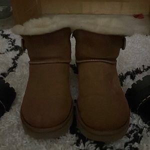 Mini Bailey button chestnut